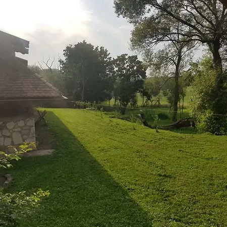 Garabi Udvarhaz 农家乐 *